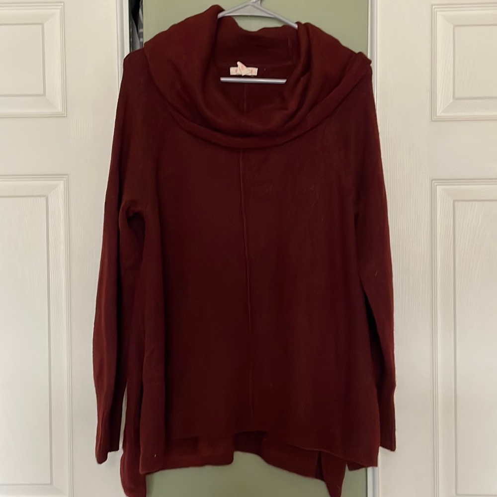 For Thee Women’s Sweater, Size Large, Excellent Condition!